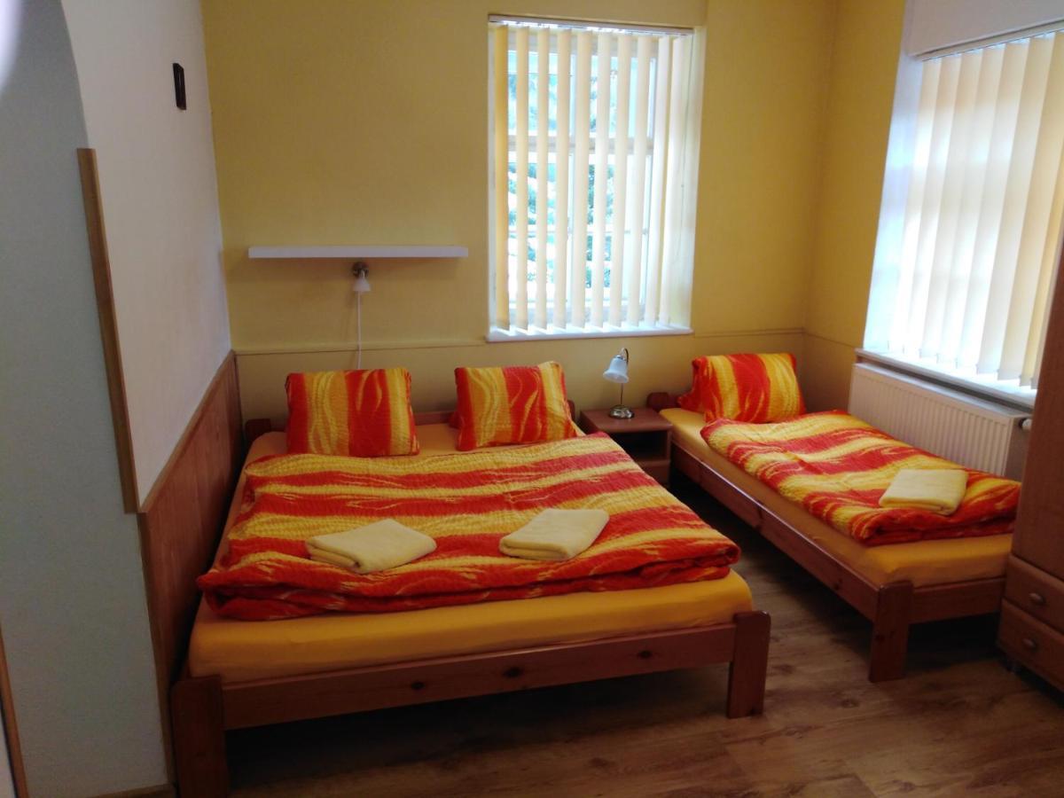 Apartmany Ilona โรกีนีซ นัด ยีเซอโร ภายนอก รูปภาพ