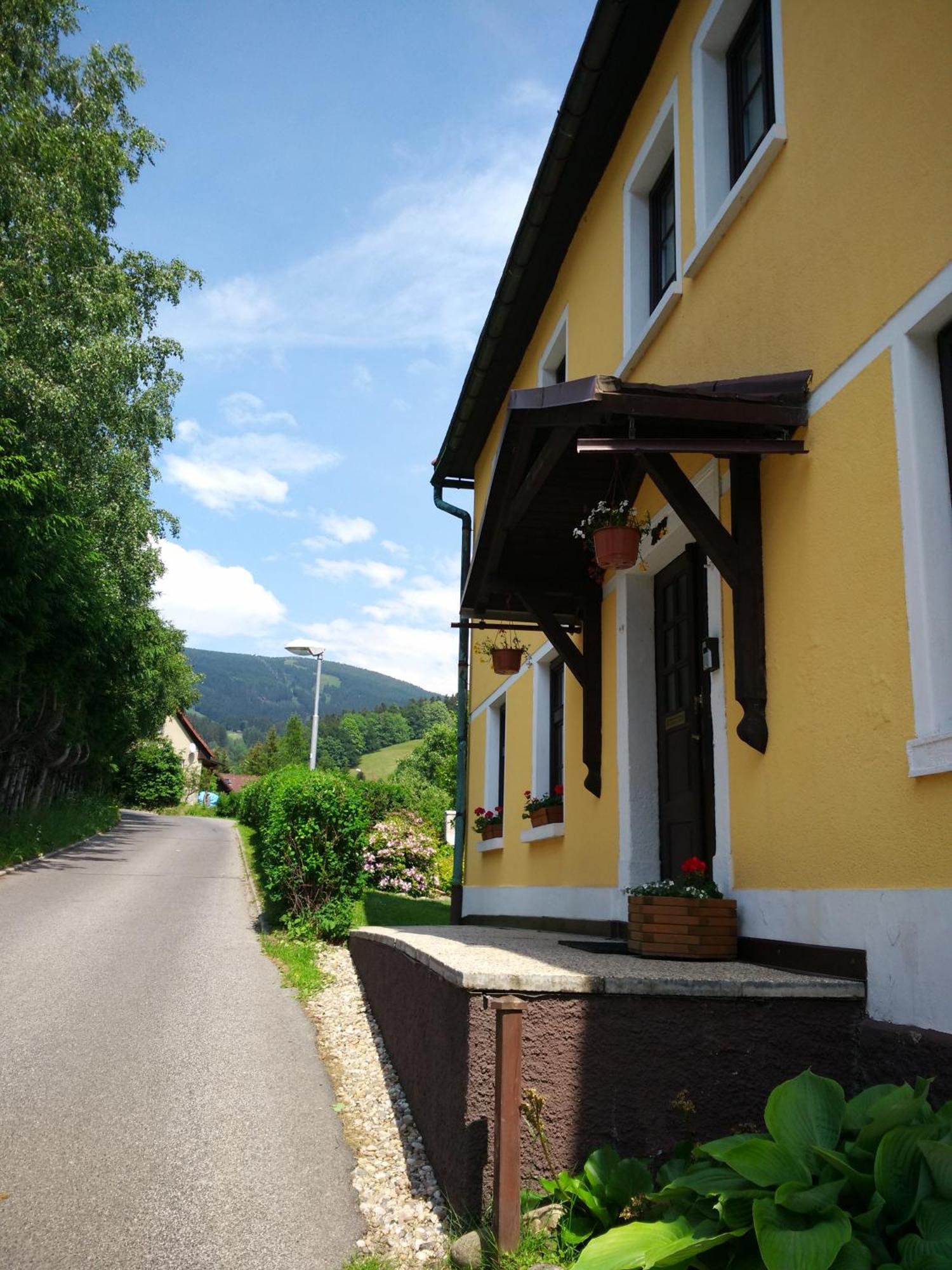 Apartmany Ilona โรกีนีซ นัด ยีเซอโร ภายนอก รูปภาพ
