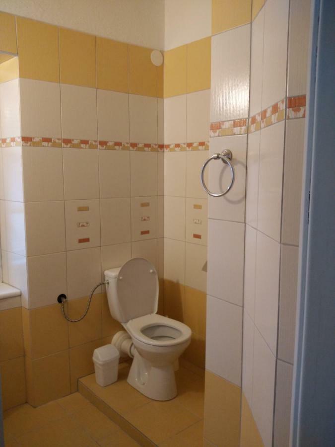 Apartmany Ilona โรกีนีซ นัด ยีเซอโร ภายนอก รูปภาพ