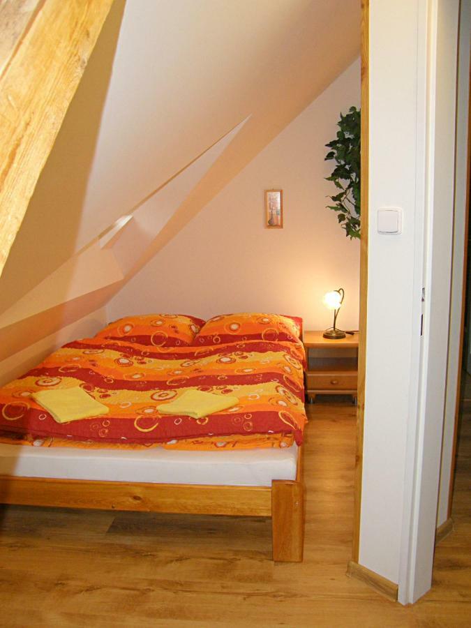 Apartmany Ilona โรกีนีซ นัด ยีเซอโร ภายนอก รูปภาพ