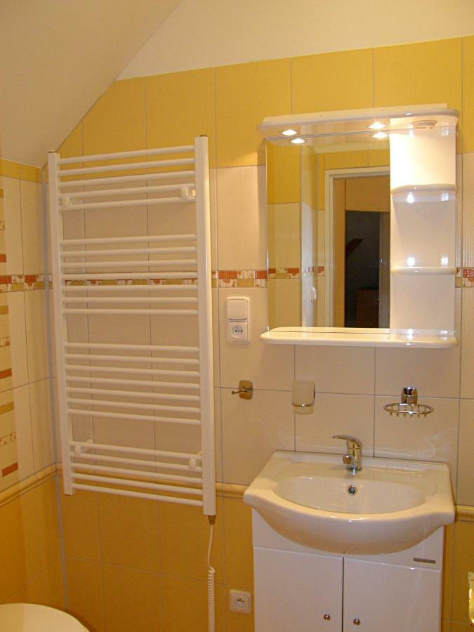 Apartmany Ilona โรกีนีซ นัด ยีเซอโร ภายนอก รูปภาพ
