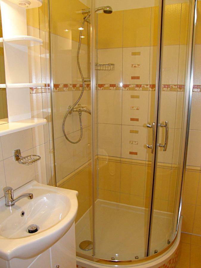 Apartmany Ilona โรกีนีซ นัด ยีเซอโร ภายนอก รูปภาพ