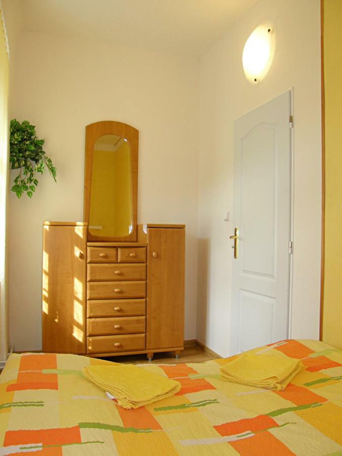 Apartmany Ilona โรกีนีซ นัด ยีเซอโร ภายนอก รูปภาพ