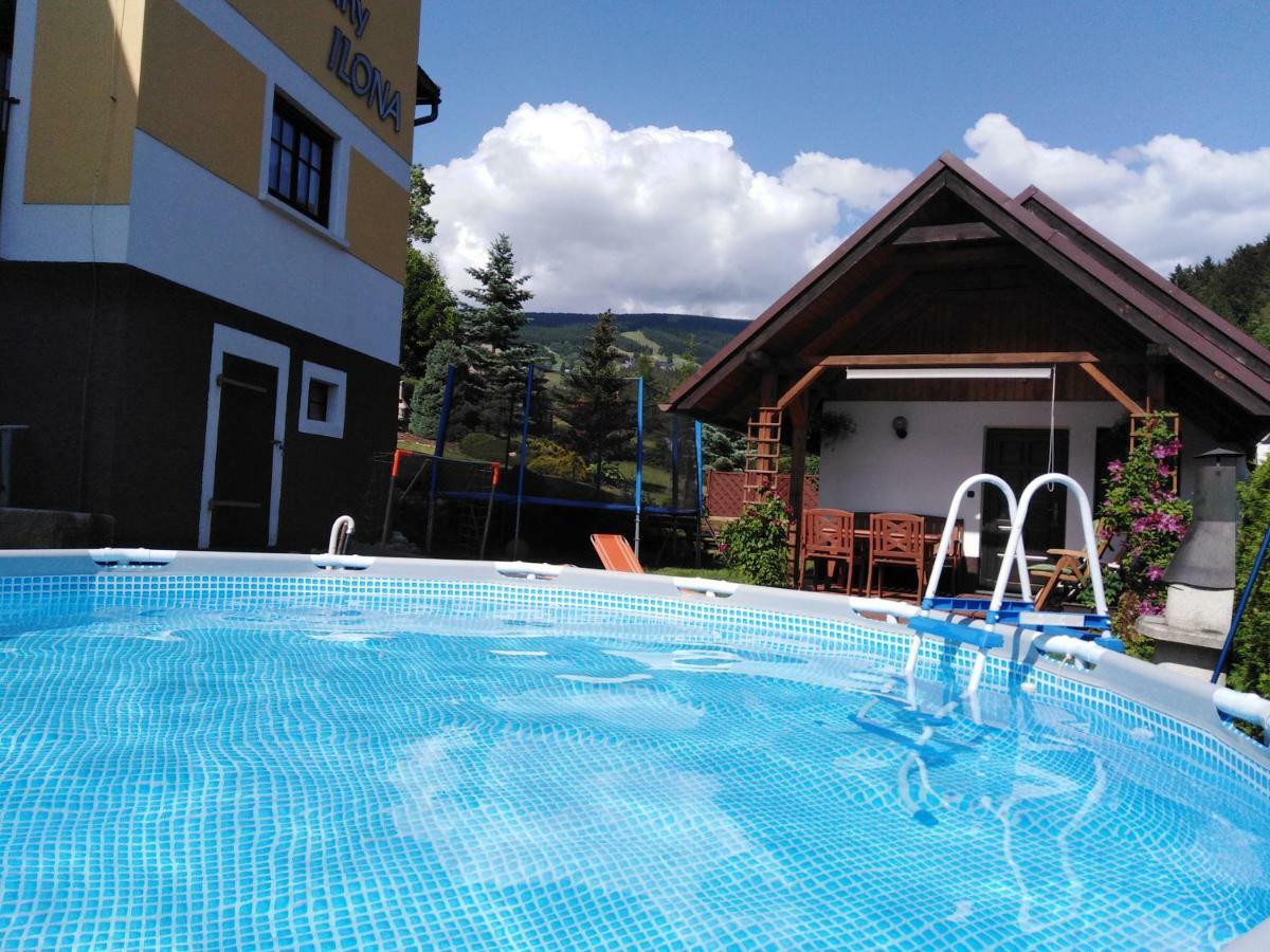 Apartmany Ilona โรกีนีซ นัด ยีเซอโร ภายนอก รูปภาพ